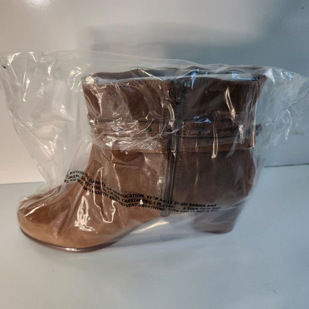 Matisse Nib Camryn Cognac Suede Ankle Boots Size 10w — image 4 of 8